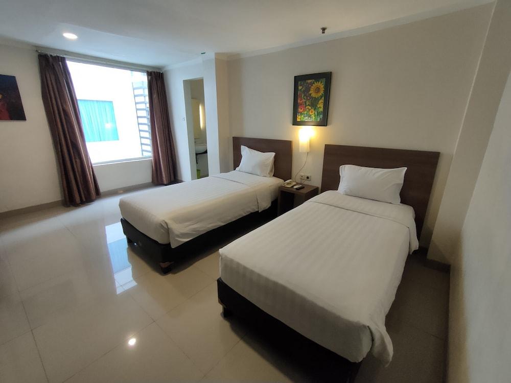 1O1 Urban Jakarta Thamrin Экстерьер фото